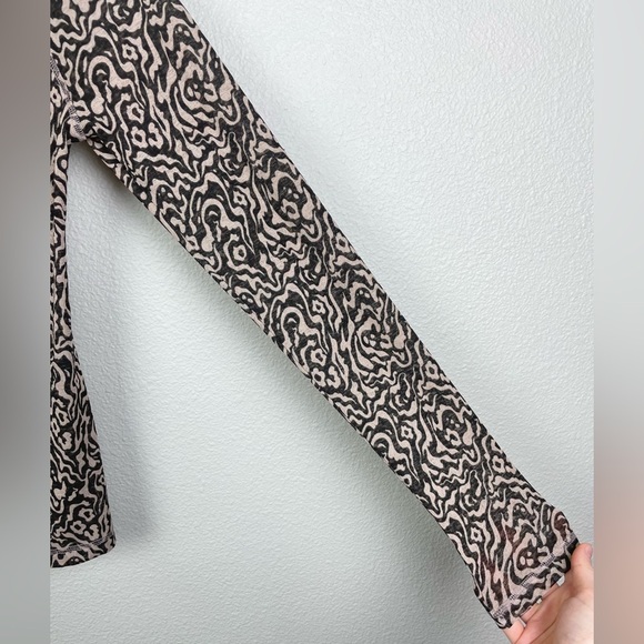 Nanushka Women's Small Raglan Turtleneck Top Mesh Jersey Graphic Animal Latte - Picture 13 of 16